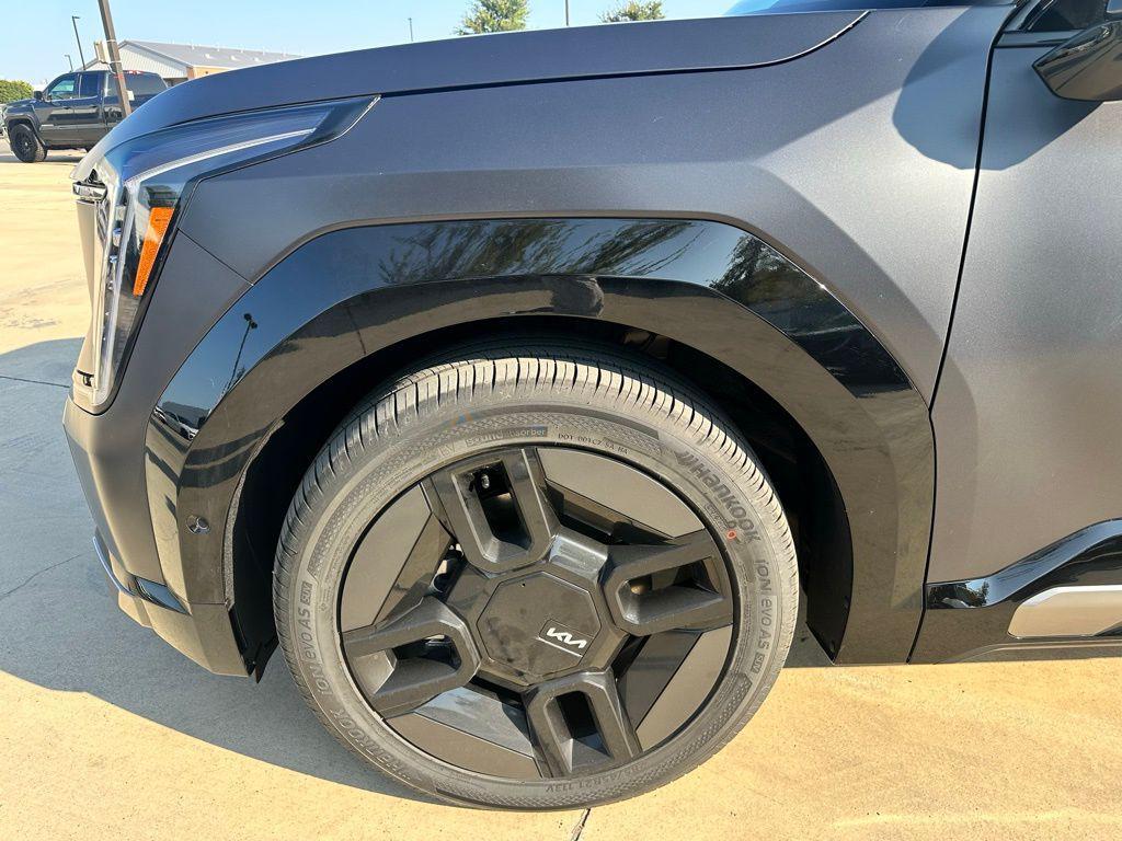 new 2026 Kia EV9 car, priced at $61,755