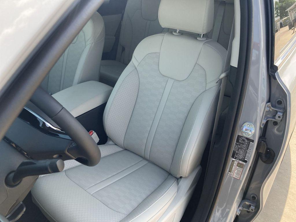 new 2025 Kia Sorento car, priced at $32,592