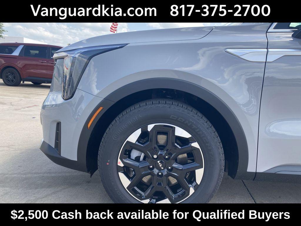 new 2025 Kia Sorento car, priced at $32,842