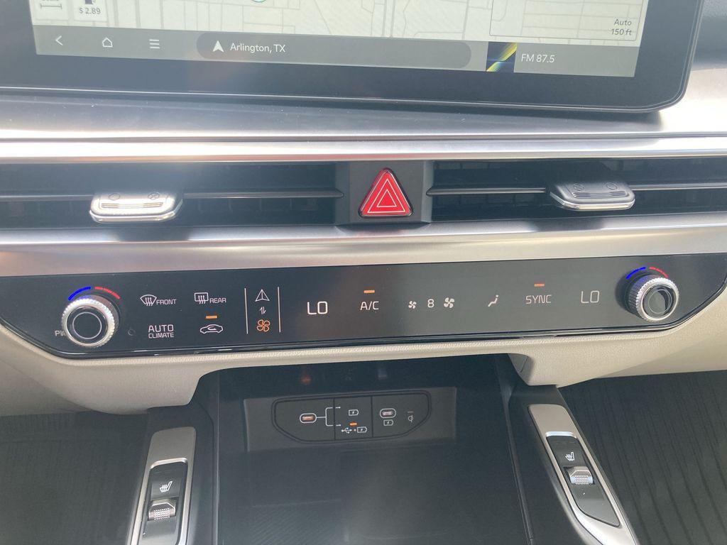 new 2025 Kia Sorento car, priced at $32,592