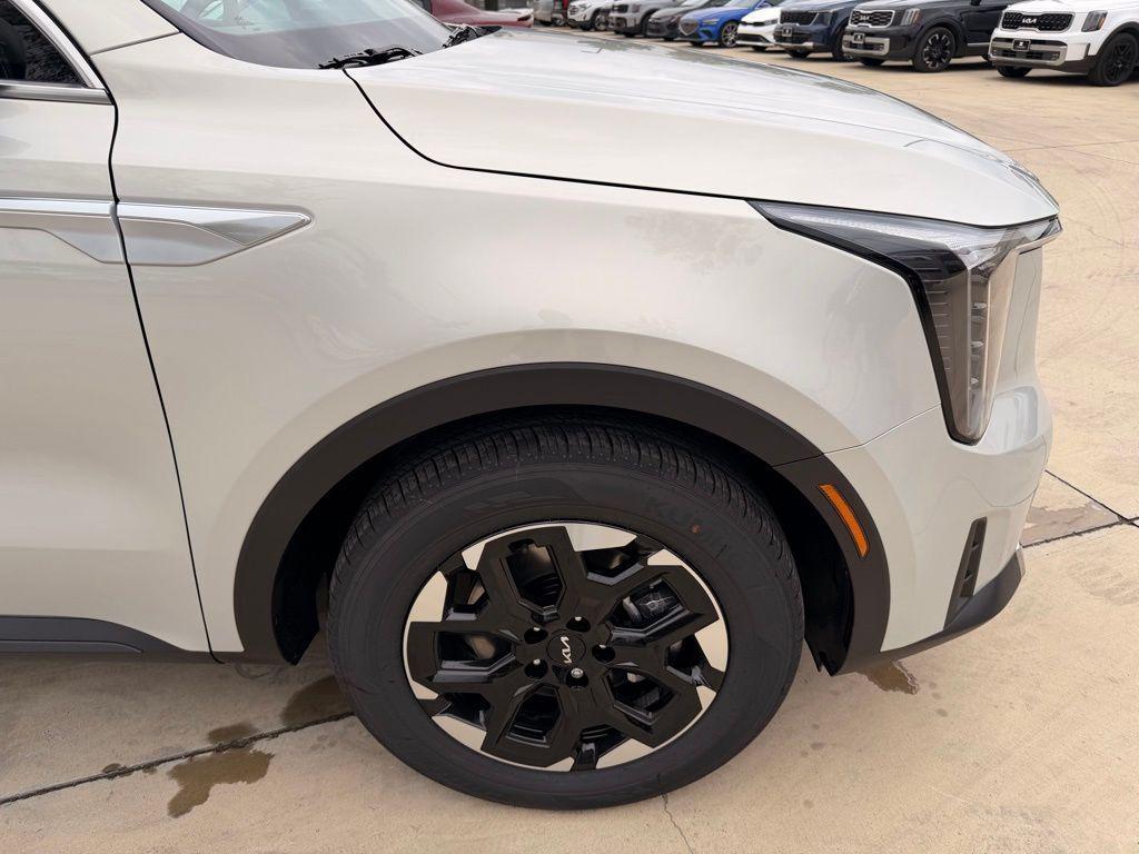 new 2026 Kia Sorento car, priced at $33,475