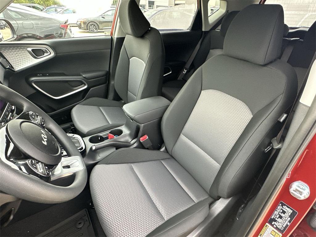 new 2025 Kia Soul car, priced at $22,960