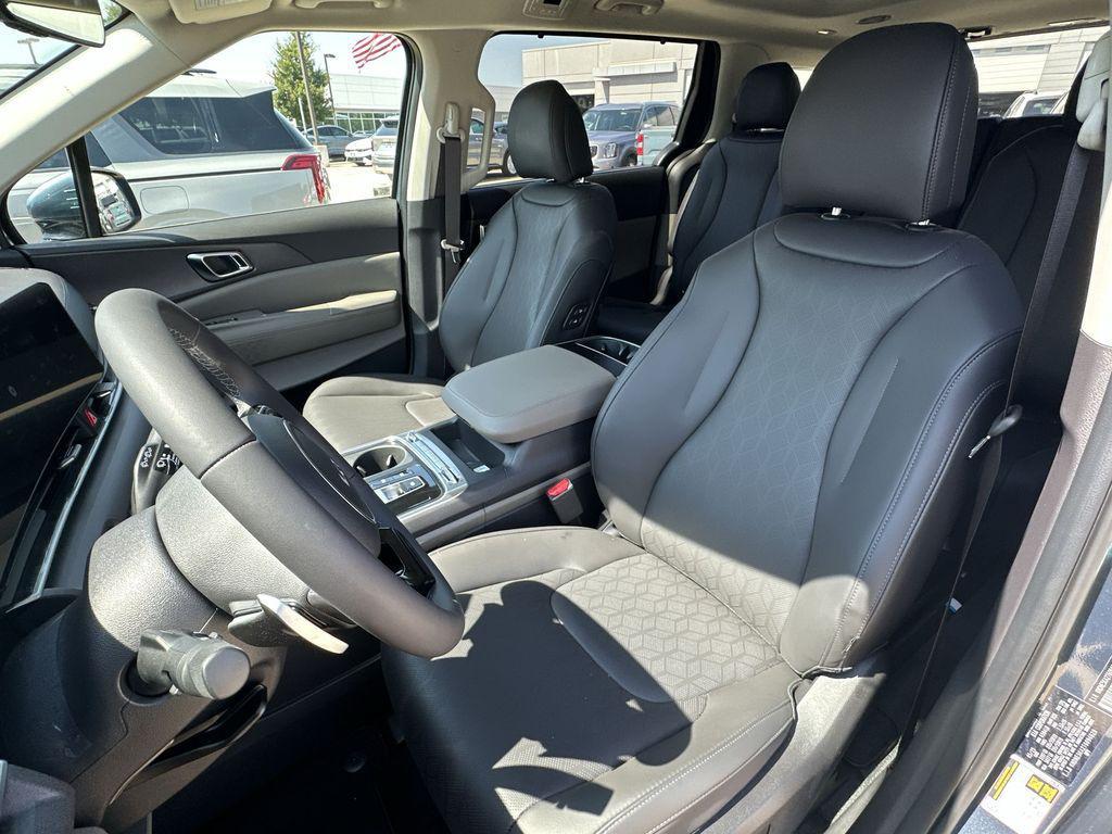 new 2026 Kia Carnival Hybrid car, priced at $47,007