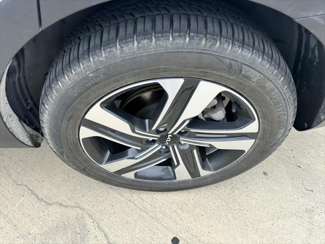 used 2022 Kia Sorento Plug-In Hybrid car, priced at $31,105