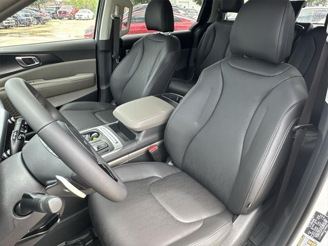 new 2026 Kia Carnival Hybrid car, priced at $41,458