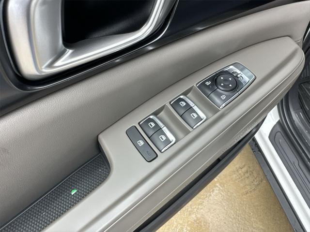 new 2026 Kia Carnival Hybrid car, priced at $41,458