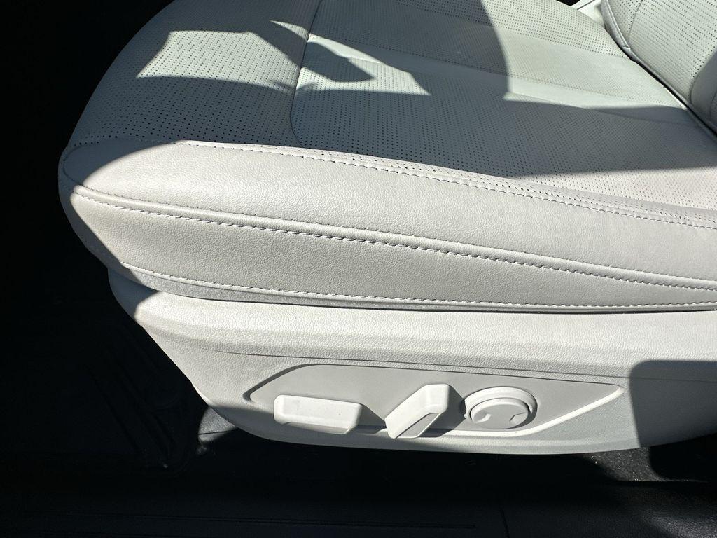 new 2025 Kia Sorento car, priced at $33,478