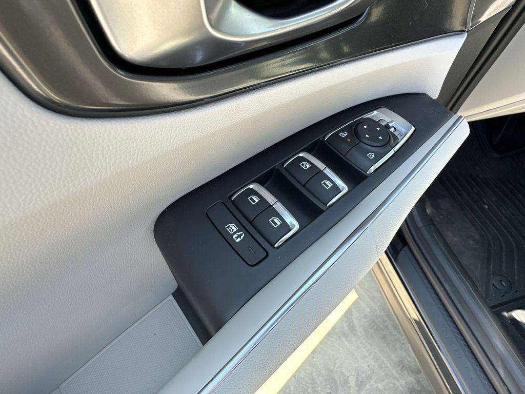 new 2025 Kia Sorento car, priced at $33,478