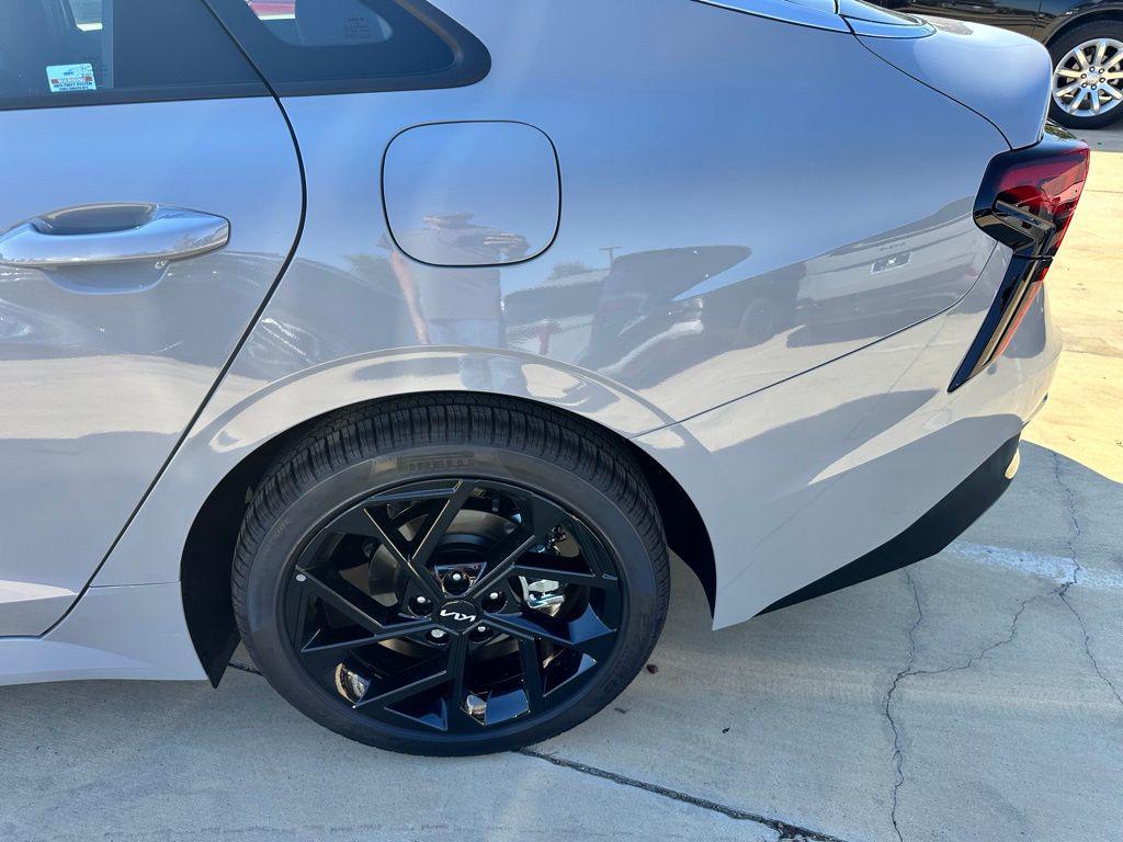 new 2026 Kia K5 car, priced at $30,191