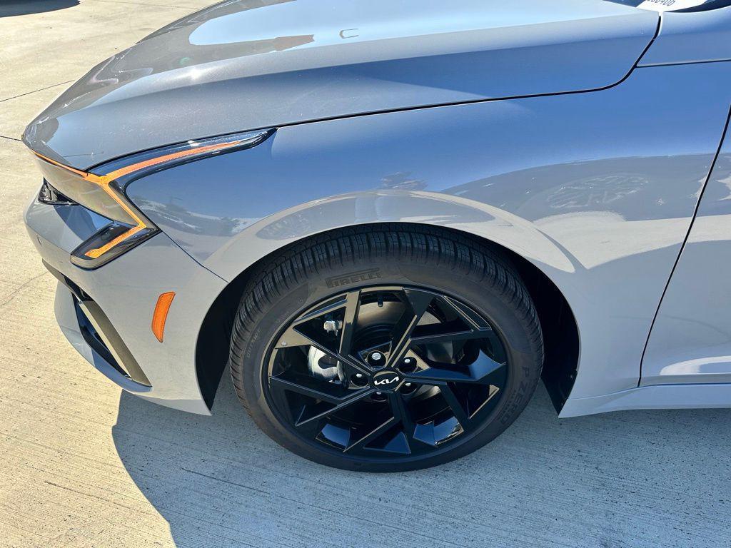 new 2026 Kia K5 car, priced at $30,191