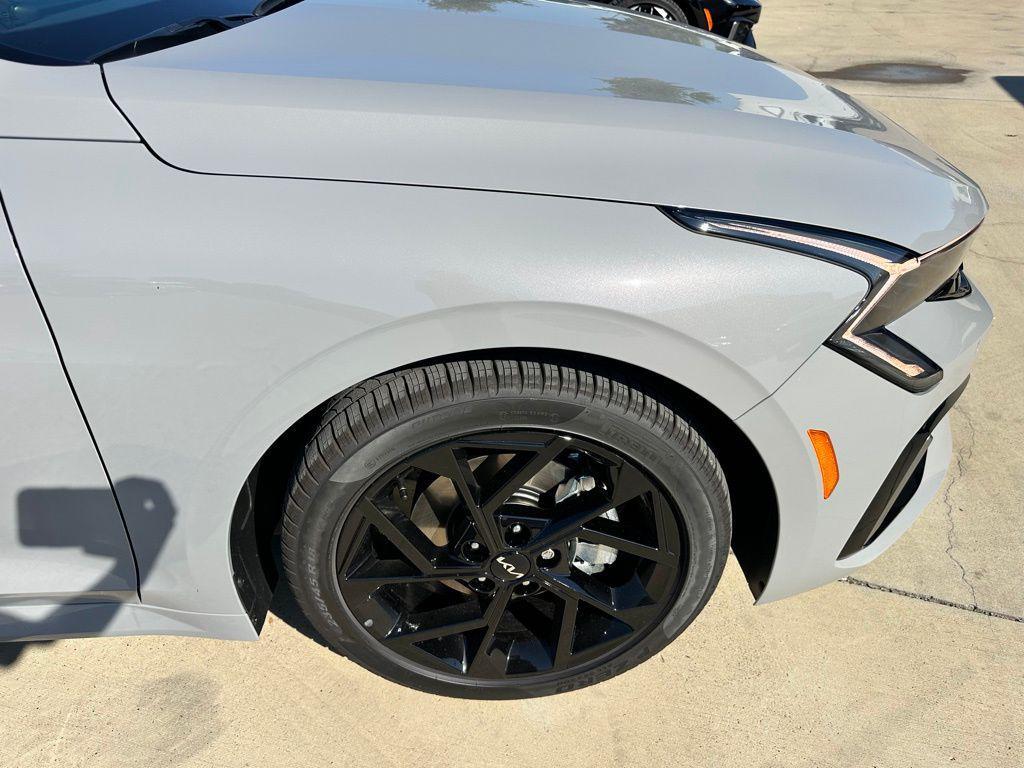 new 2026 Kia K5 car, priced at $30,191
