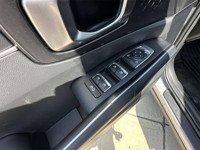 new 2025 Kia Sorento car, priced at $38,479