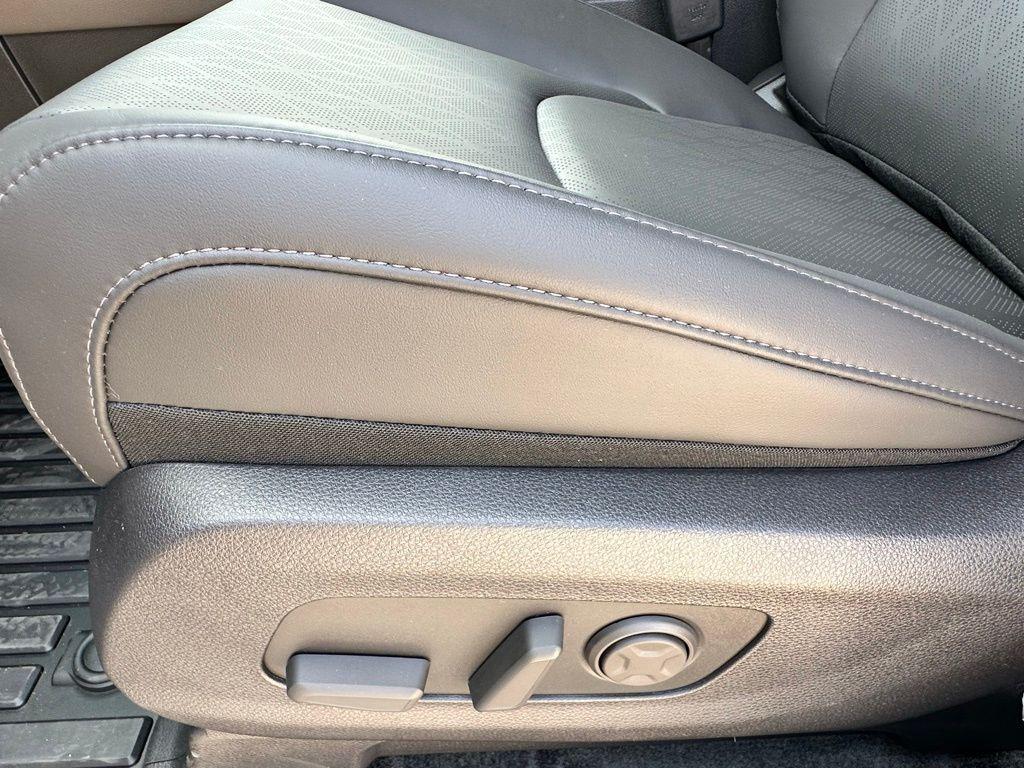 new 2026 Kia Carnival Hybrid car, priced at $42,921