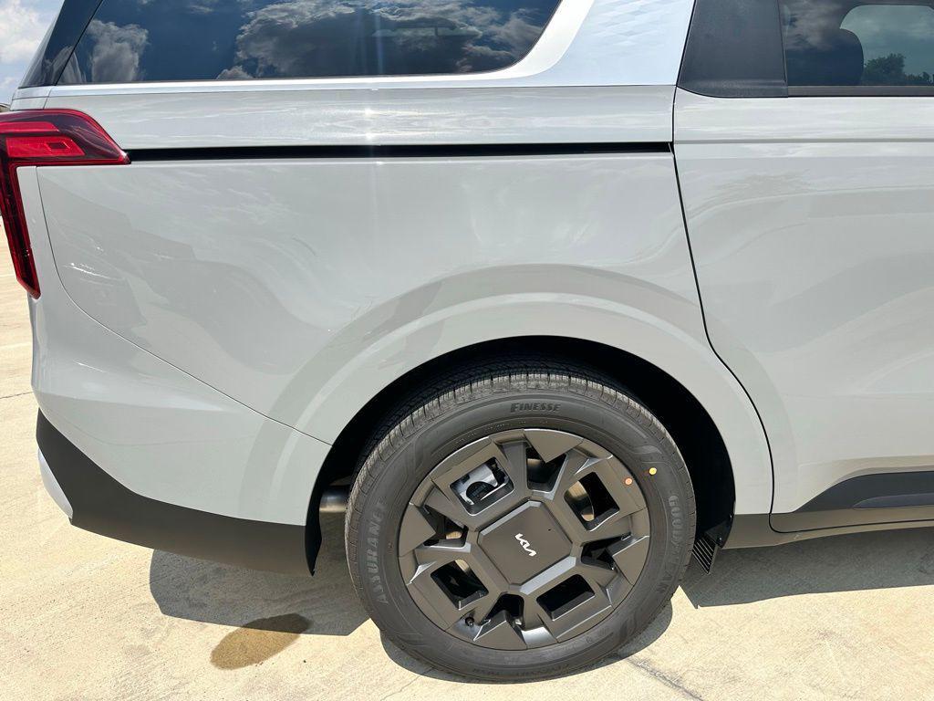 new 2026 Kia Carnival Hybrid car, priced at $42,921