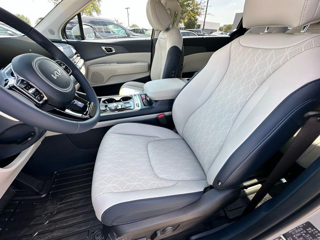 new 2026 Kia Carnival Hybrid car, priced at $47,112