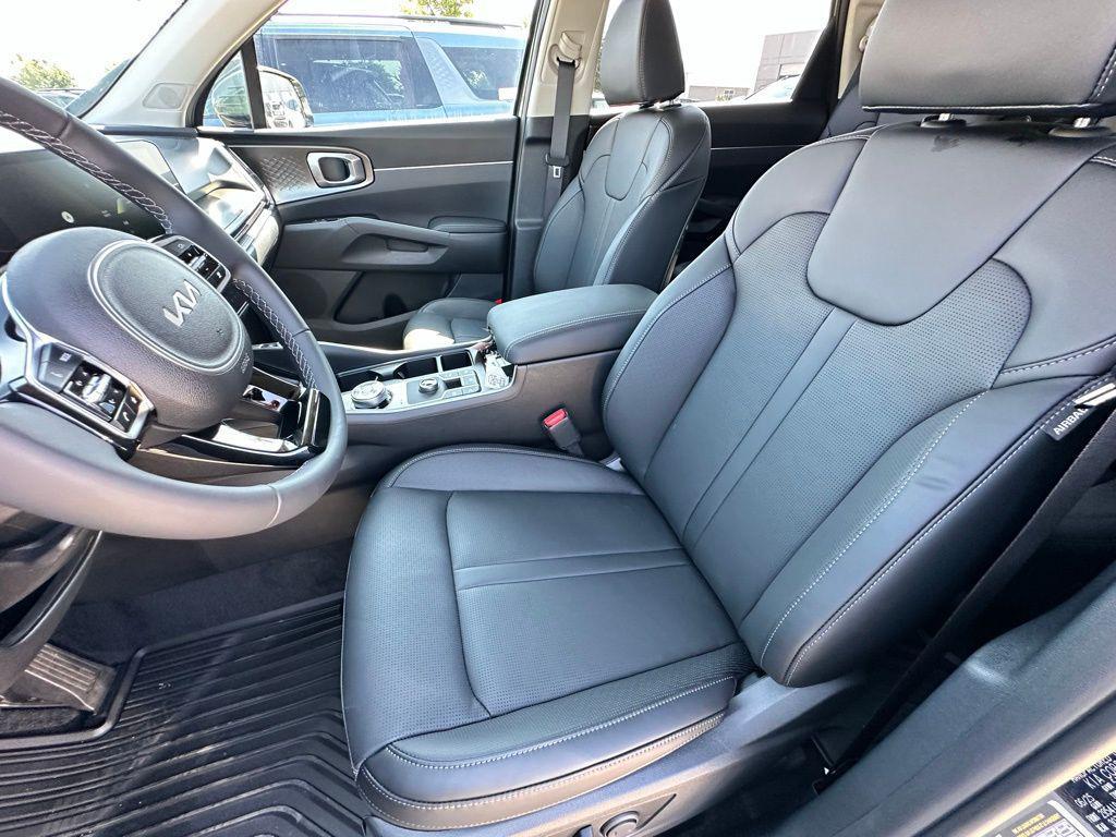 new 2025 Kia Sorento Hybrid car, priced at $36,395