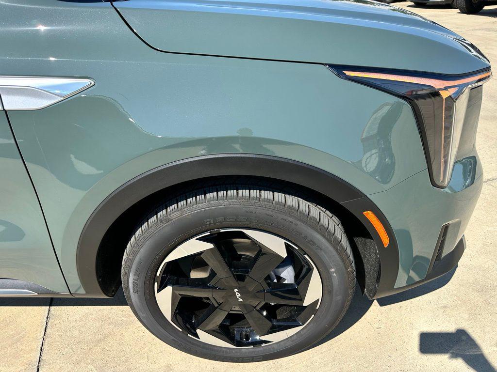 new 2025 Kia Sorento Hybrid car, priced at $36,395