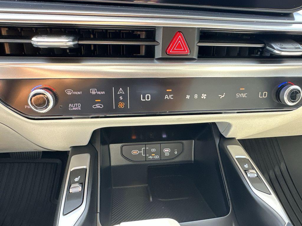 new 2025 Kia Sorento car, priced at $31,785