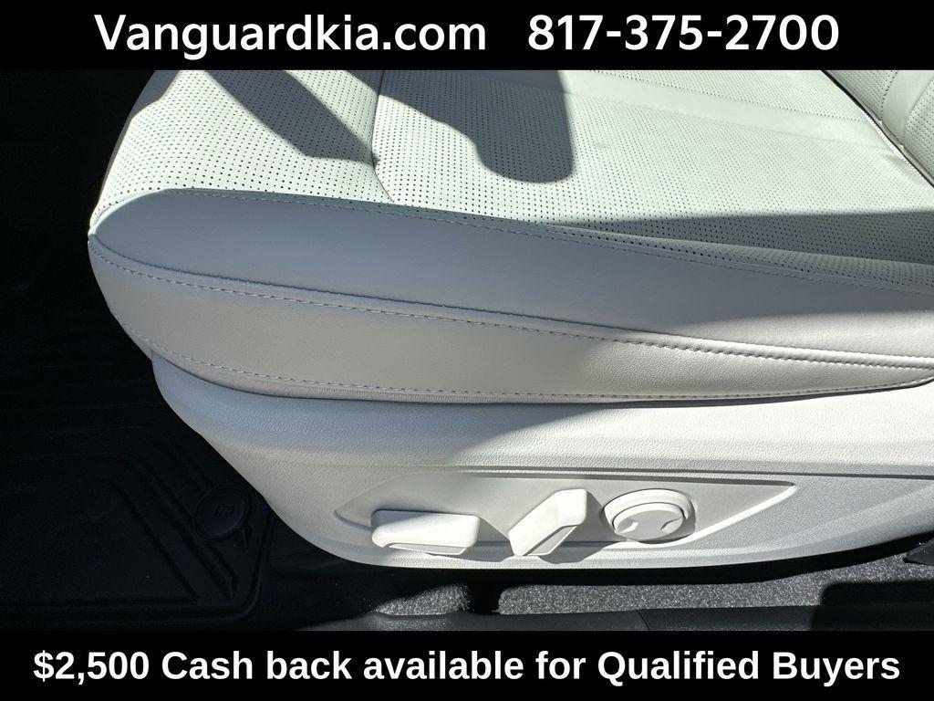 new 2025 Kia Sorento car, priced at $32,414