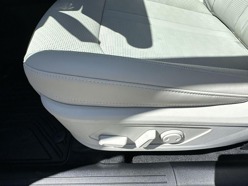 new 2025 Kia Sorento car, priced at $31,785