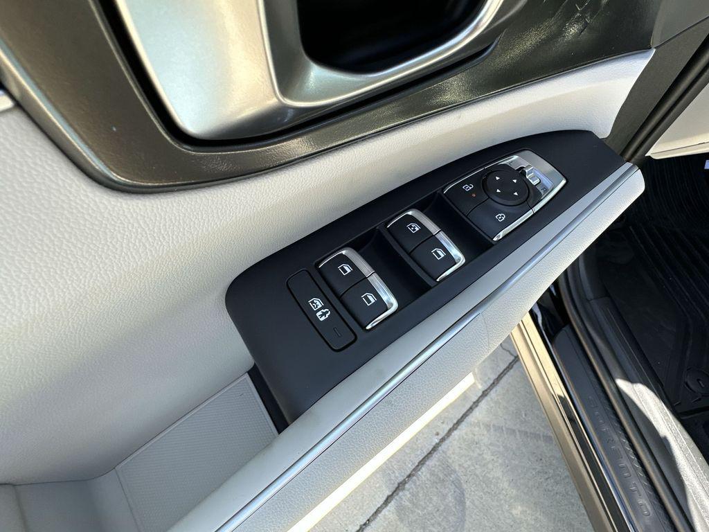 new 2025 Kia Sorento car, priced at $31,785