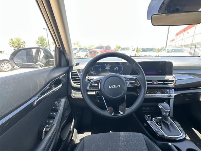 new 2025 Kia Seltos car, priced at $24,704