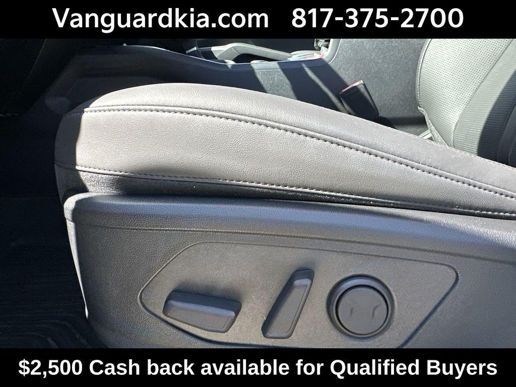 new 2025 Kia Sorento car, priced at $32,842
