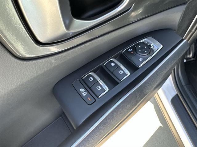 new 2025 Kia Sorento car, priced at $34,994
