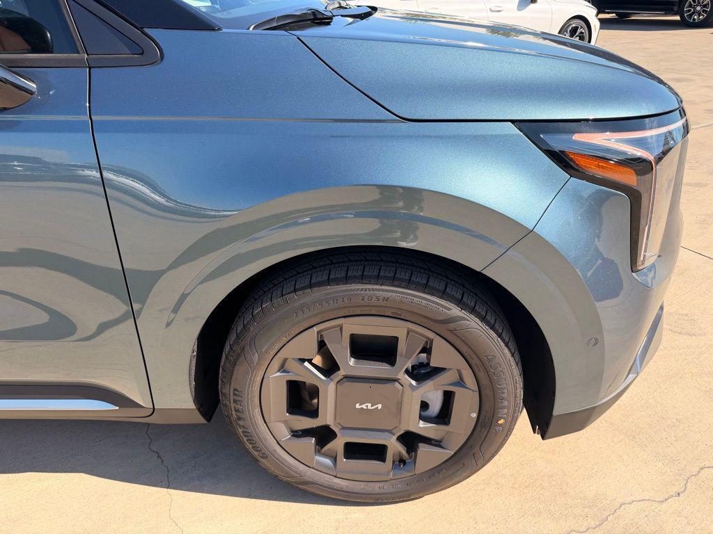 new 2026 Kia Carnival Hybrid car, priced at $47,007