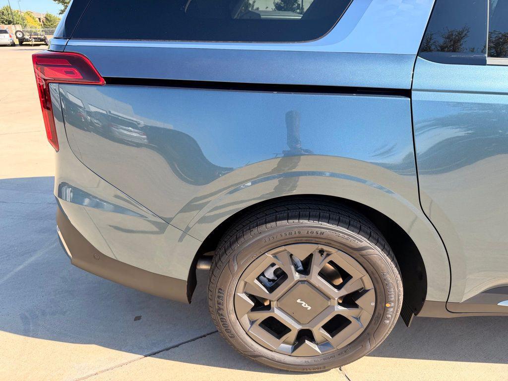 new 2026 Kia Carnival Hybrid car, priced at $47,007