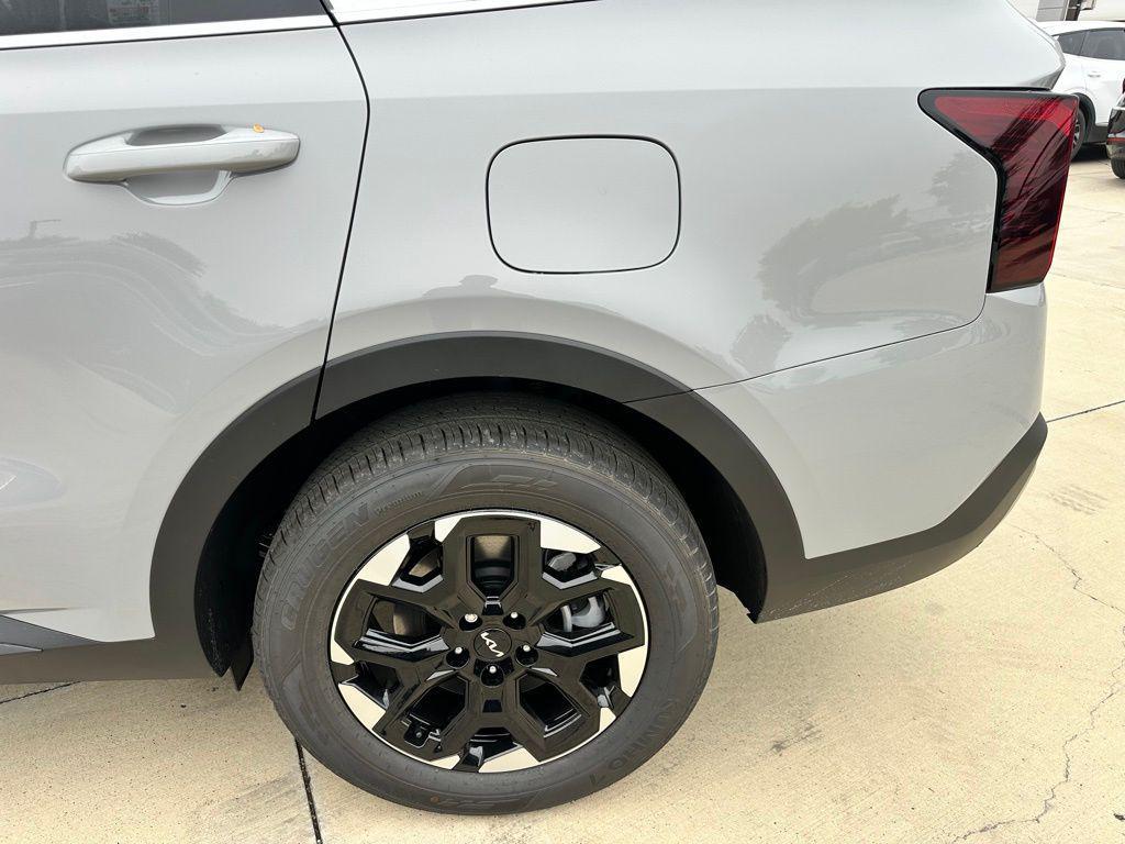 new 2026 Kia Sorento car, priced at $33,456