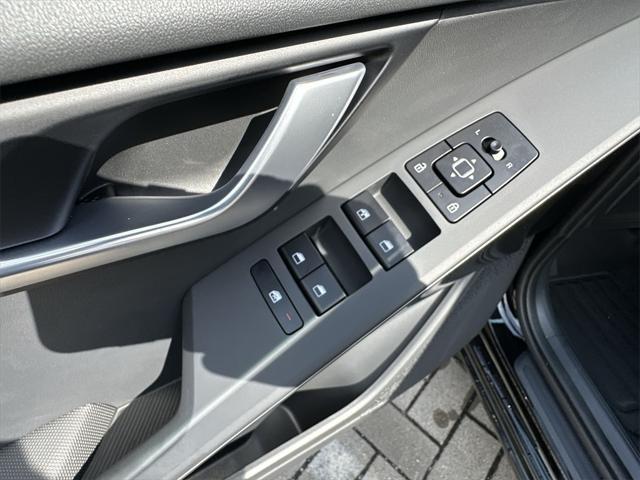 new 2025 Kia Niro EV car, priced at $32,148