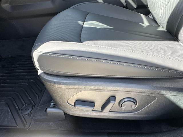 new 2025 Kia Sorento car, priced at $33,759