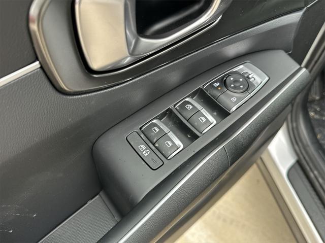 new 2025 Kia Sorento Hybrid car, priced at $39,759