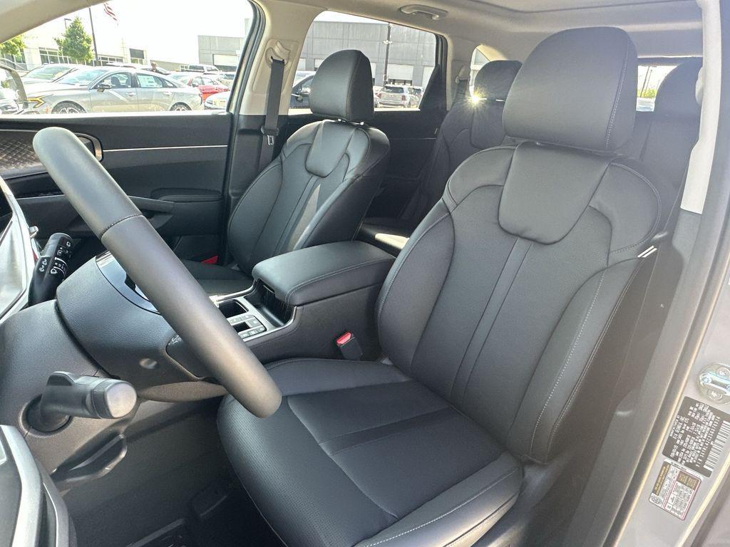 new 2025 Kia Sorento car, priced at $32,564