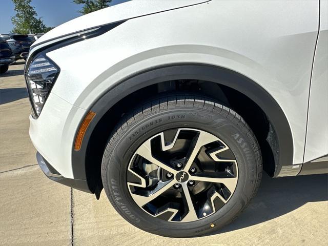 new 2025 Kia Sportage Hybrid car, priced at $33,154