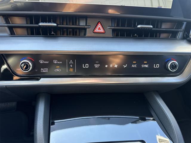 new 2025 Kia Sportage Hybrid car, priced at $33,154