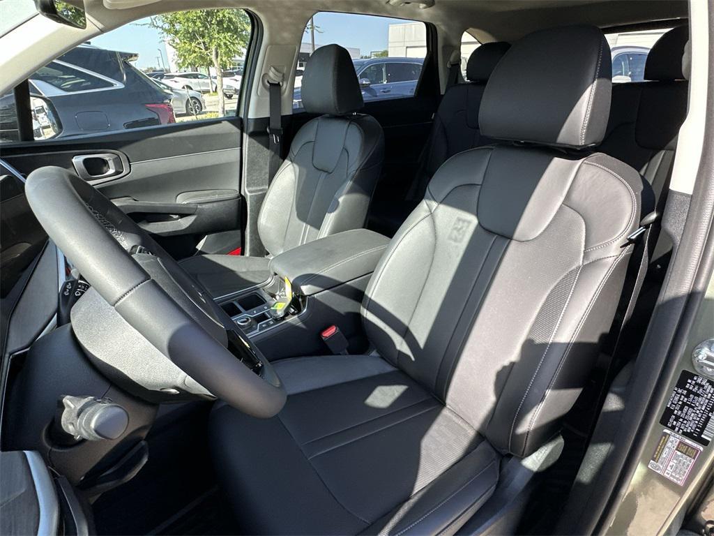 new 2025 Kia Sorento car, priced at $38,182