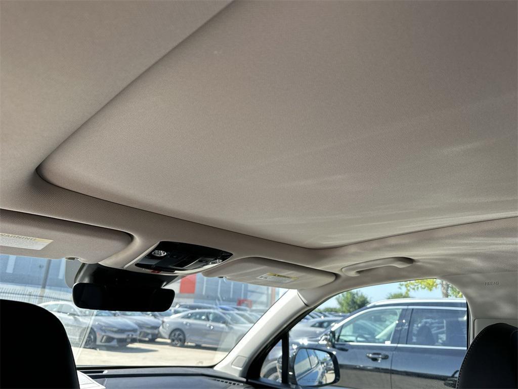 new 2025 Kia Sorento car, priced at $38,182