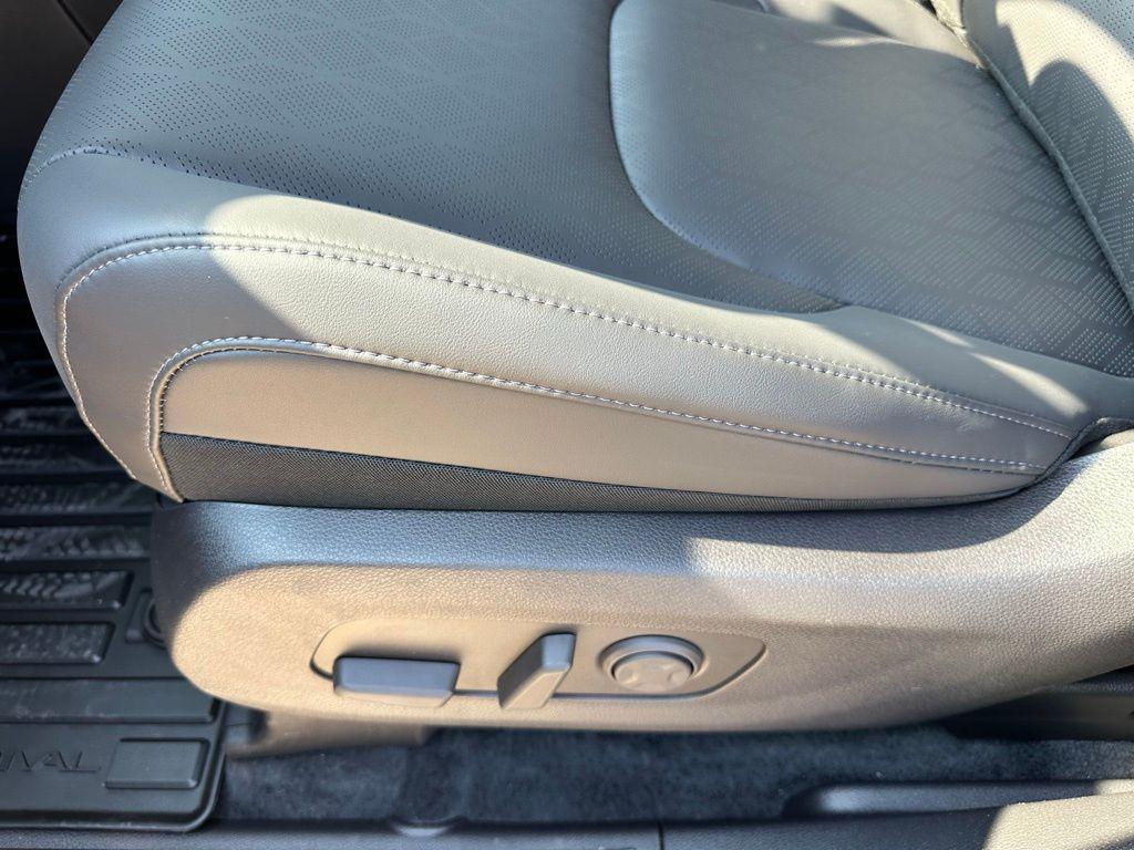 new 2026 Kia Carnival Hybrid car, priced at $46,576