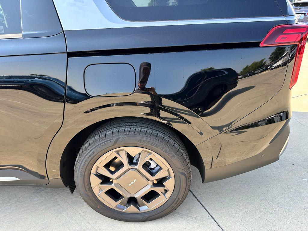 new 2026 Kia Carnival Hybrid car, priced at $46,576