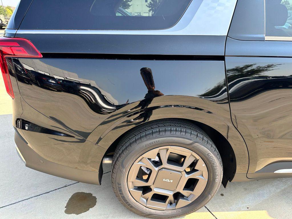 new 2026 Kia Carnival Hybrid car, priced at $46,576