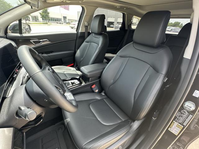 new 2025 Kia Sportage car, priced at $29,943