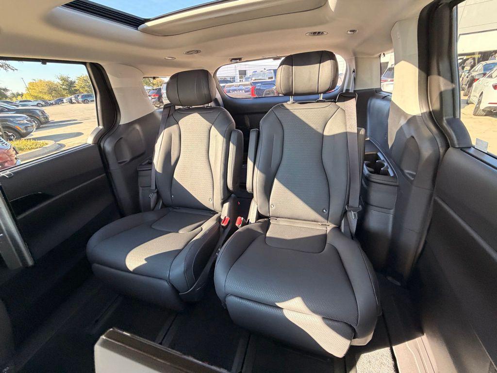 new 2026 Kia Carnival Hybrid car, priced at $51,215