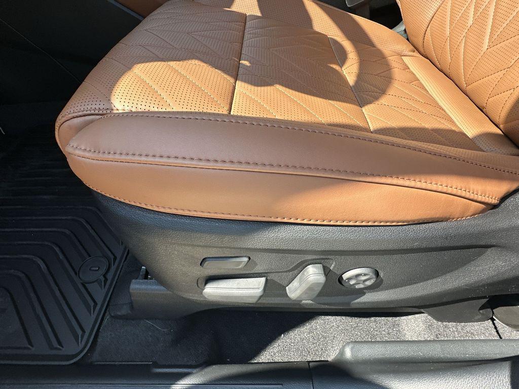 new 2025 Kia Telluride car, priced at $49,662