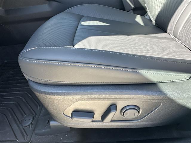new 2025 Kia Sorento car, priced at $34,942