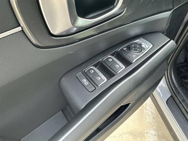 new 2025 Kia Sorento car, priced at $38,174