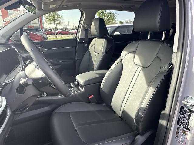 new 2025 Kia Sorento car, priced at $38,174