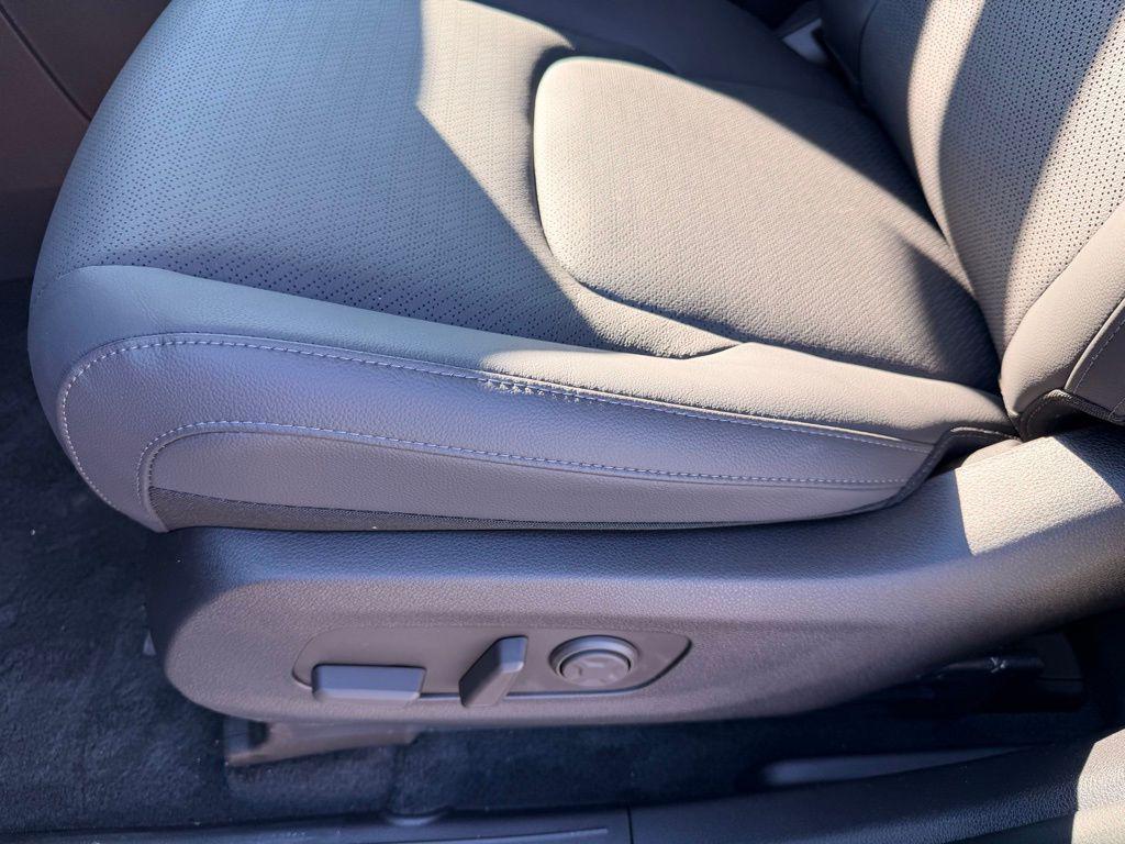 new 2026 Kia Carnival Hybrid car, priced at $53,159