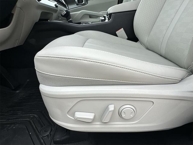 new 2025 Kia Sorento car, priced at $35,151